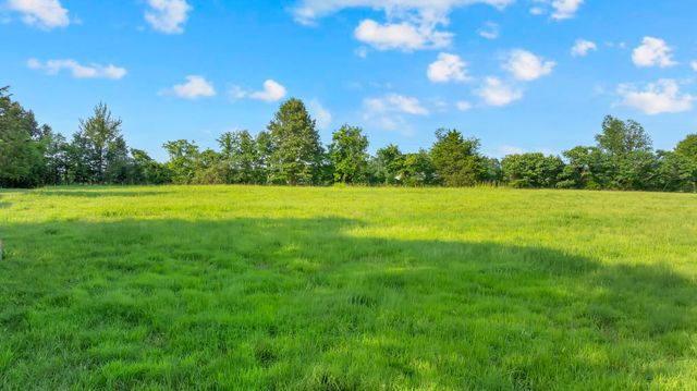 3701 Oakwood Church Rd, Cedar Hill, TN 37032