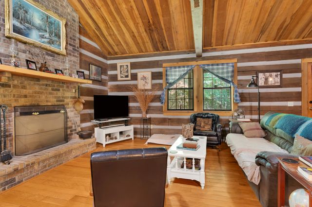3701 Oakwood Church Rd, Cedar Hill, TN 37032
