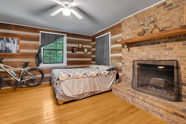 3701 Oakwood Church Rd, Cedar Hill, TN 37032