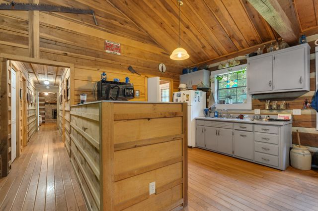 3701 Oakwood Church Rd, Cedar Hill, TN 37032
