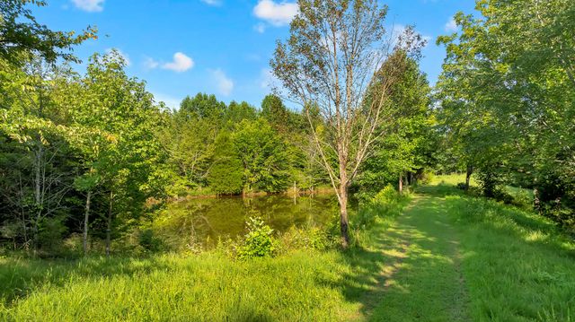 3701 Oakwood Church Rd, Cedar Hill, TN 37032