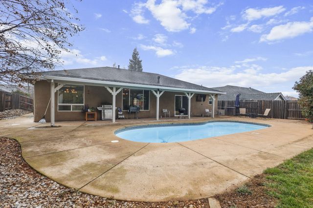 2022 Tarmac Road, Redding, CA 96003