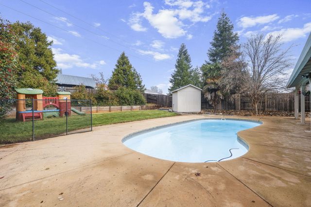 2022 Tarmac Road, Redding, CA 96003