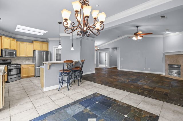 2022 Tarmac Road, Redding, CA 96003