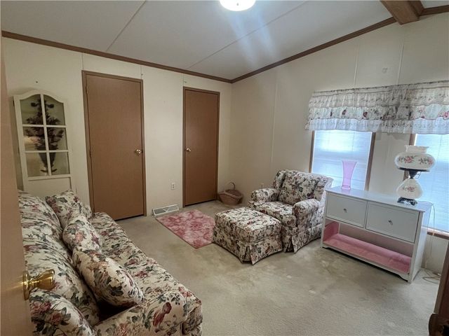 35 Emerald Dr, Pine Twp, PA 16127