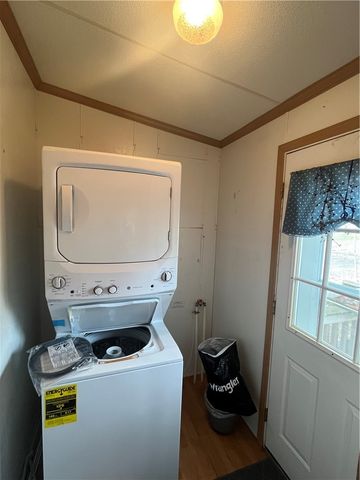 35 Emerald Dr, Pine Twp, PA 16127