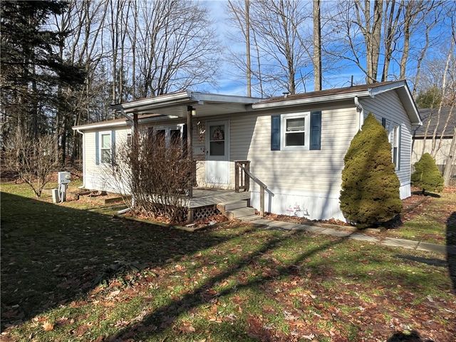 35 Emerald Dr, Pine Twp, PA 16127
