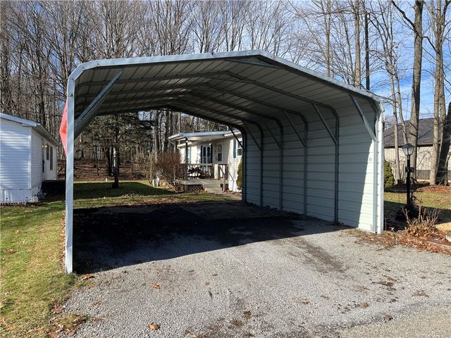 35 Emerald Dr, Pine Twp, PA 16127