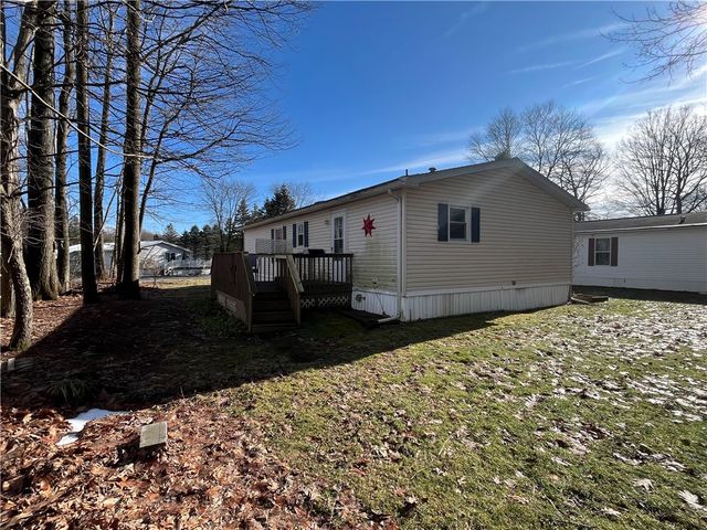 35 Emerald Dr, Pine Twp, PA 16127