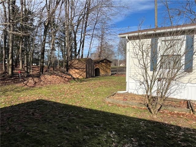 35 Emerald Dr, Pine Twp, PA 16127