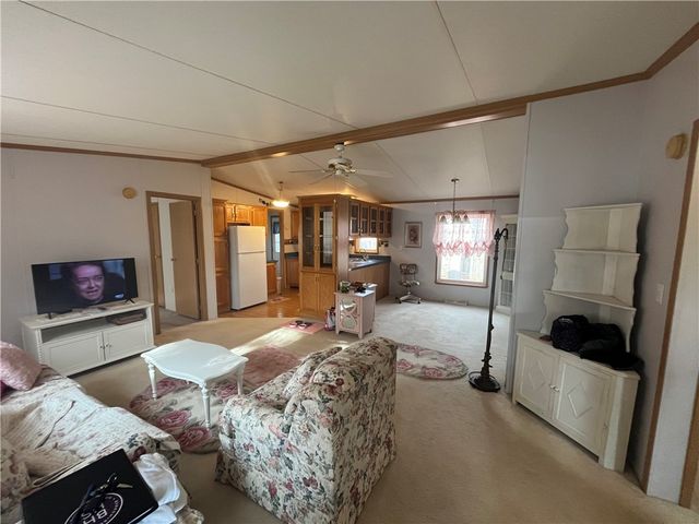 35 Emerald Dr, Pine Twp, PA 16127