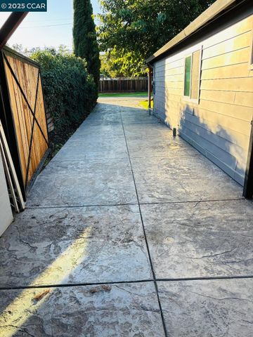 4245 Valley Ave, Martinez, CA 94553