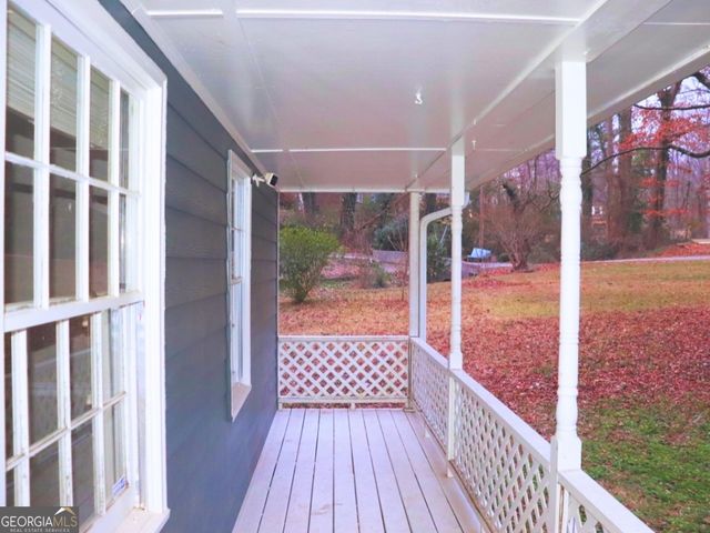 932 Granite Springs Lane, Stone Mountain, GA 30083