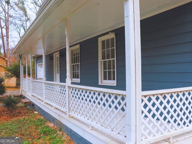 932 Granite Springs Lane, Stone Mountain, GA 30083