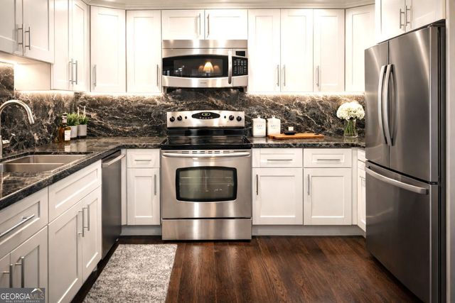 932 Granite Springs Lane, Stone Mountain, GA 30083