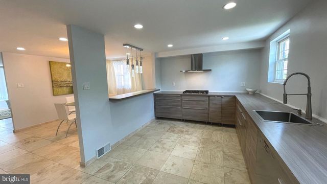 324 AVON ST, Philadelphia, PA 19116