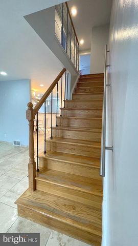 324 AVON ST, Philadelphia, PA 19116