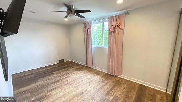 324 AVON ST, Philadelphia, PA 19116