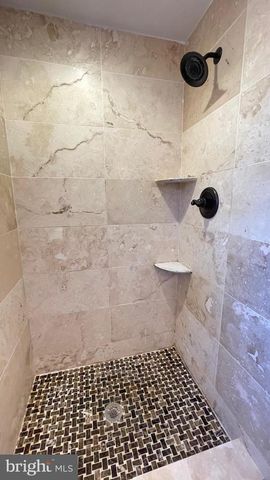 324 AVON ST, Philadelphia, PA 19116