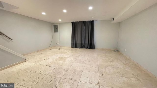 324 AVON ST, Philadelphia, PA 19116