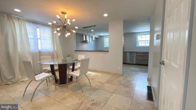 324 AVON ST, Philadelphia, PA 19116