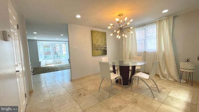 324 AVON ST, Philadelphia, PA 19116