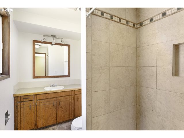 5513 Ne ISSLER St, Vancouver, WA 98661