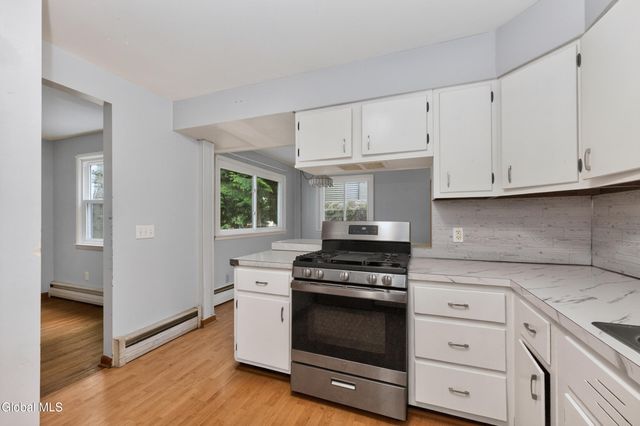 28 Cardinal Lane, New Baltimore, NY 12124