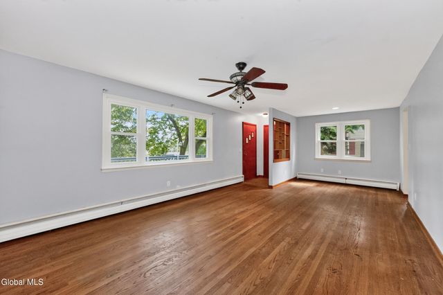 28 Cardinal Lane, New Baltimore, NY 12124