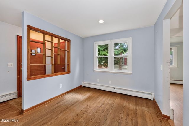 28 Cardinal Lane, New Baltimore, NY 12124