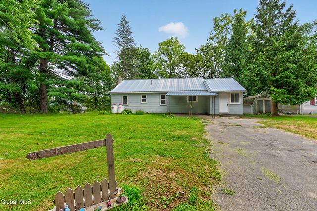 28 Cardinal Lane, New Baltimore, NY 12124