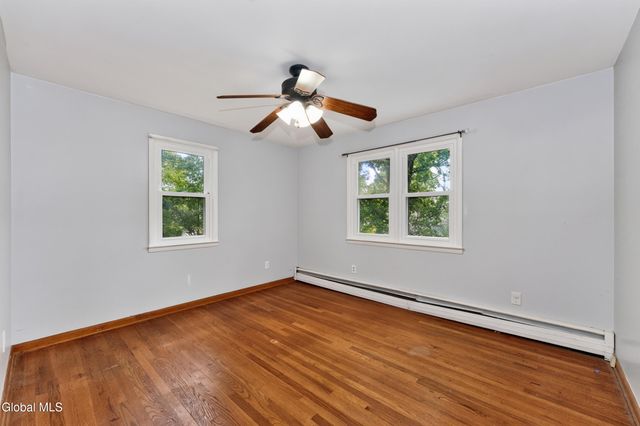 28 Cardinal Lane, New Baltimore, NY 12124