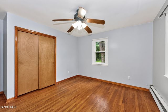 28 Cardinal Lane, New Baltimore, NY 12124