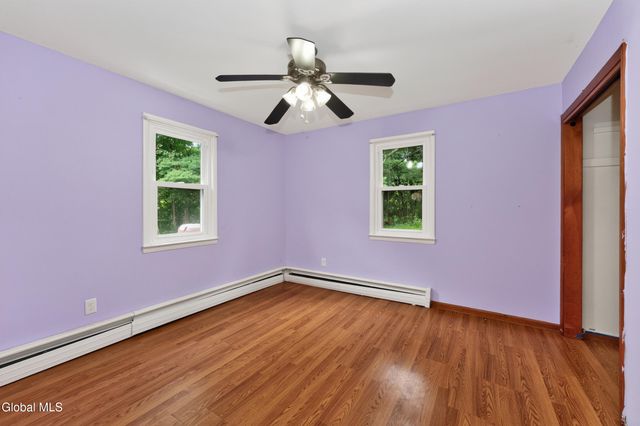 28 Cardinal Lane, New Baltimore, NY 12124
