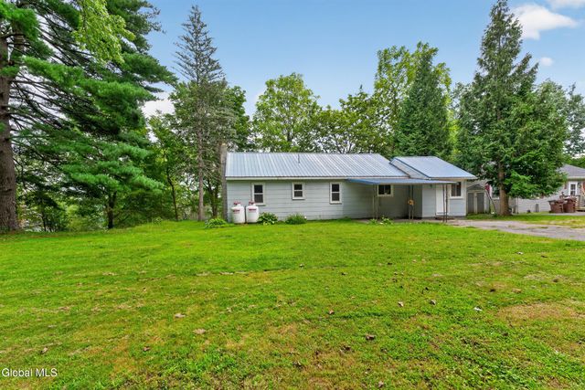 28 Cardinal Lane, New Baltimore, NY 12124