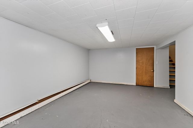 28 Cardinal Lane, New Baltimore, NY 12124