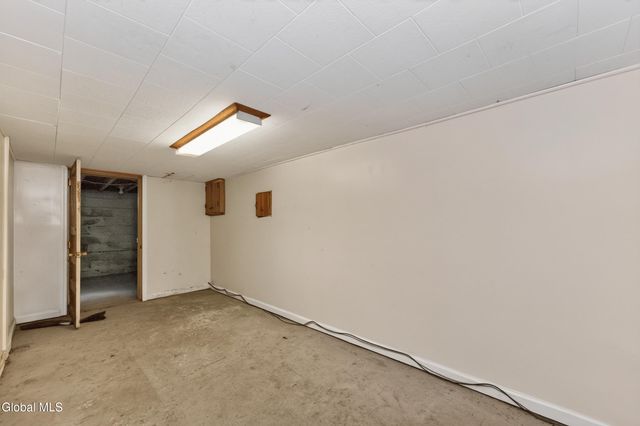 28 Cardinal Lane, New Baltimore, NY 12124