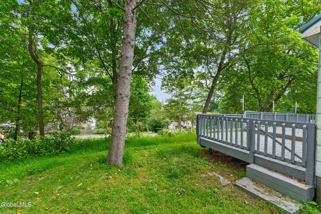 28 Cardinal Lane, New Baltimore, NY 12124
