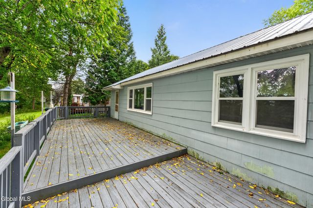 28 Cardinal Lane, New Baltimore, NY 12124