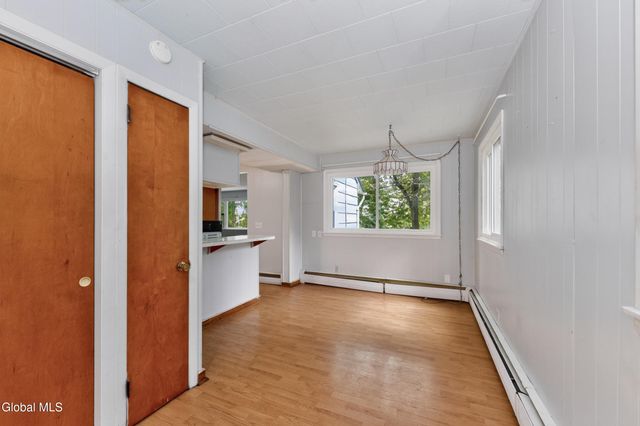28 Cardinal Lane, New Baltimore, NY 12124
