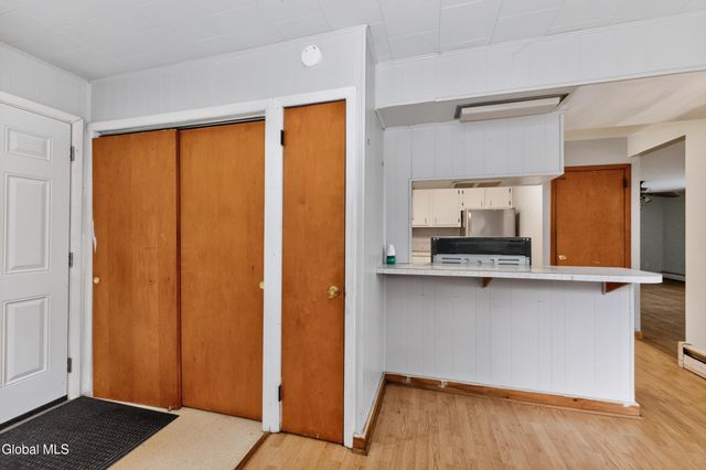 28 Cardinal Lane, New Baltimore, NY 12124