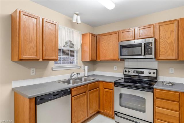 2033 Tea Berry Court, Winston-salem, NC 27127