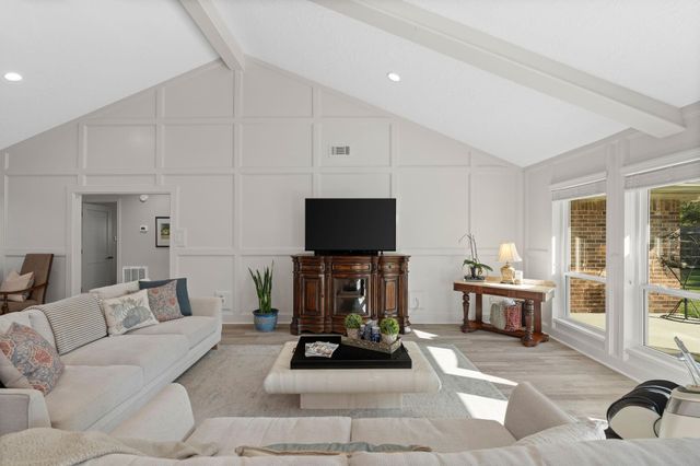 1006 Castle Hill Trail, Kingwood, TX 77339