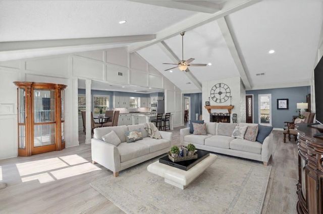 1006 Castle Hill Trail, Kingwood, TX 77339