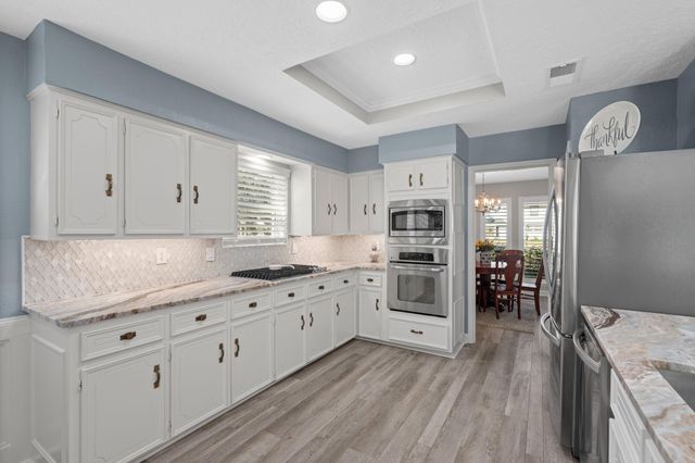 1006 Castle Hill Trail, Kingwood, TX 77339