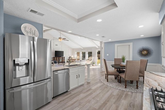 1006 Castle Hill Trail, Kingwood, TX 77339