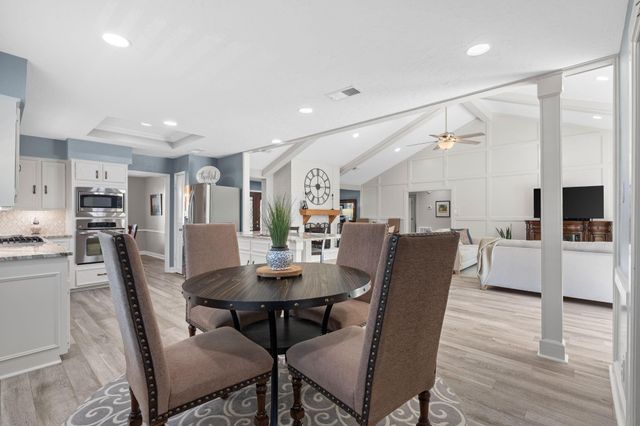 1006 Castle Hill Trail, Kingwood, TX 77339