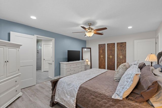 1006 Castle Hill Trail, Kingwood, TX 77339