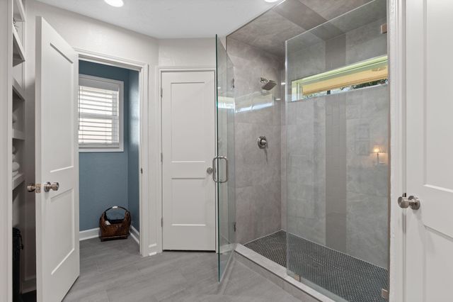 1006 Castle Hill Trail, Kingwood, TX 77339