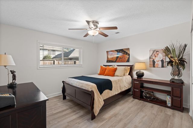 1006 Castle Hill Trail, Kingwood, TX 77339